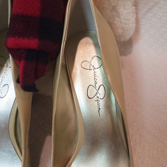 NWT Jessica Simpson Nude Heels - Picture 2 of 8